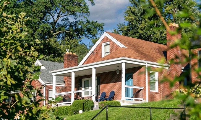 Germantown House | Quiet Neighborhood | Updated | Close to Everything