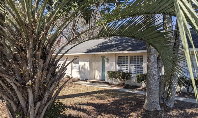 Ogden House | Quiet oasis minutes from the beach!