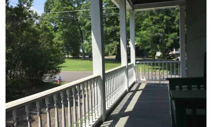 Binghamton Apartment | Quiet Private Apartment Park View