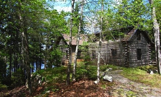Mount Desert Cabin | Quiet, Relaxing, Family-Friendly Lakeside Cabin