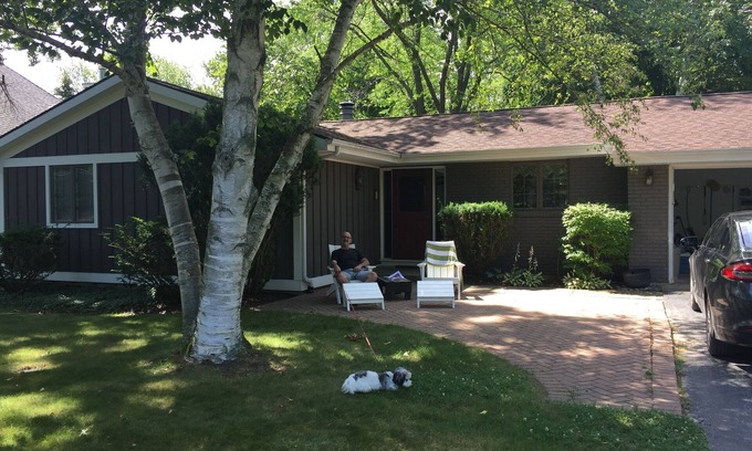 Union Pier House | Quiet Retreat - Lake Michigan Private Beach