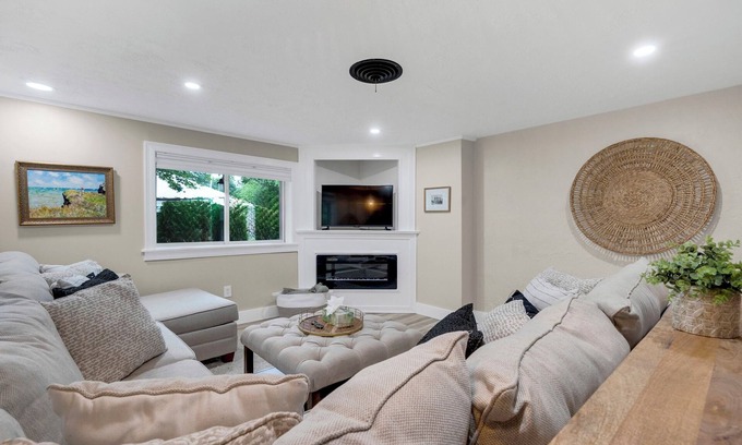 Old Orchard Beach House | Quiet Retreat Close to the Fun