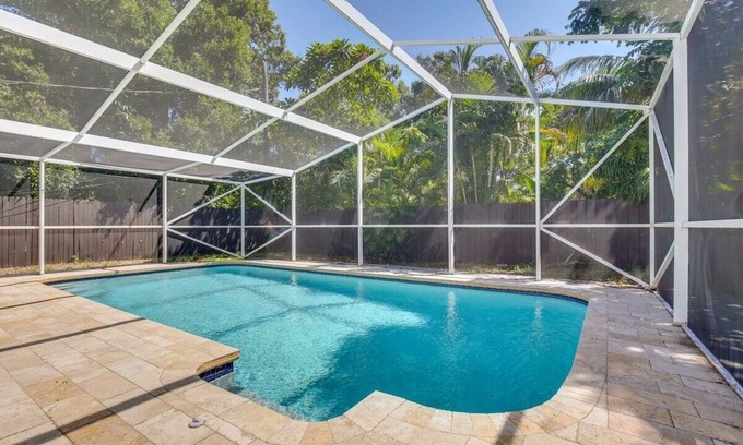 South Corals House | Quiet Retreat with Backyard Patio Near Downtown