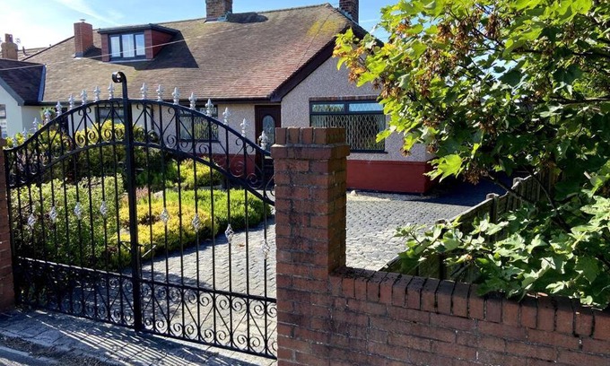 Thornton-Cleveleys House | Quiet secluded two bedroom bungalow with parking