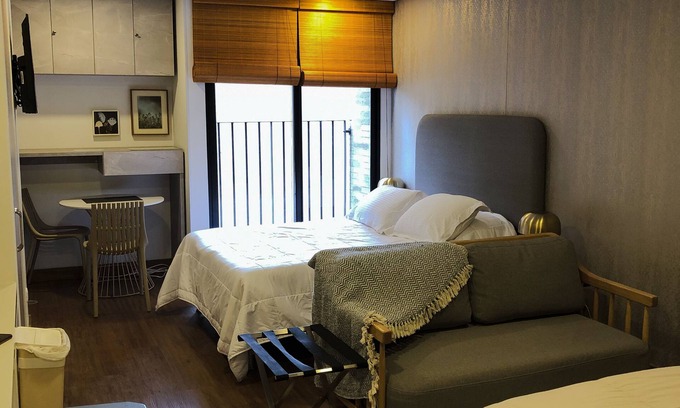 Centro International Apartment | Quiet studio apartment in the heart of Bogota
