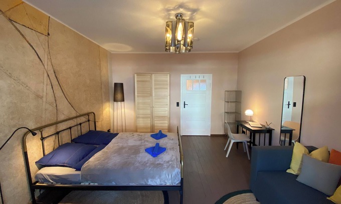 Erfurt Apartment | Quiet studio apartment - living close to the center in a Bauhaus monument