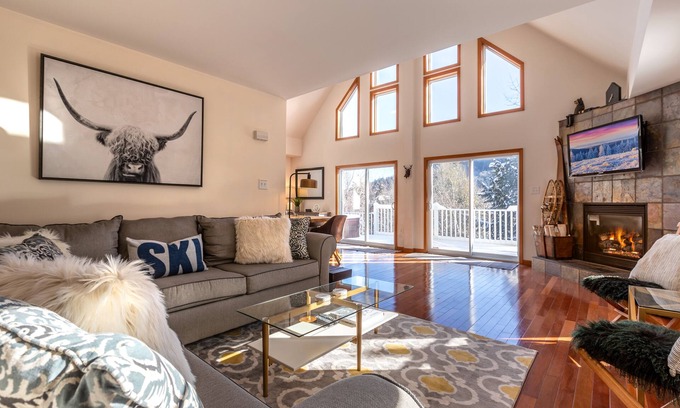 Bridgewater Corners House | Quiet Vermont Winter Getaway