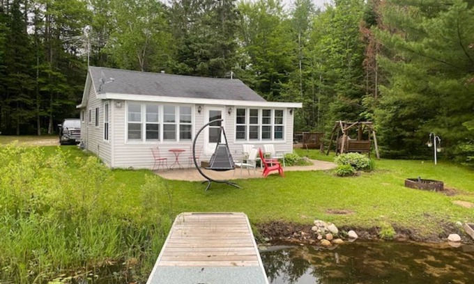 Carter House | QUIET WATERFRONT CABIN JUST FEET FROM THE FULL REC LAKE