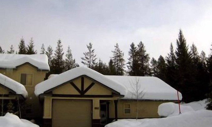 McCall Condo | QUIET, WOODED RETREAT WITH PRIVATE HOT TUB IN SECULDED SETTING