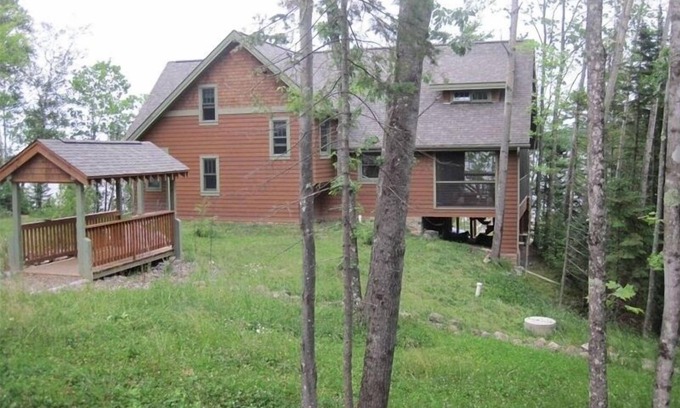 Bayfield House | Quintessential Lake House on Raspberry Bay