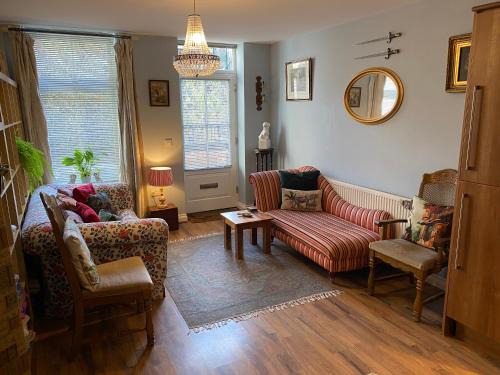 Macclesfield Apartment | Quirky town centre apartment with river terrace