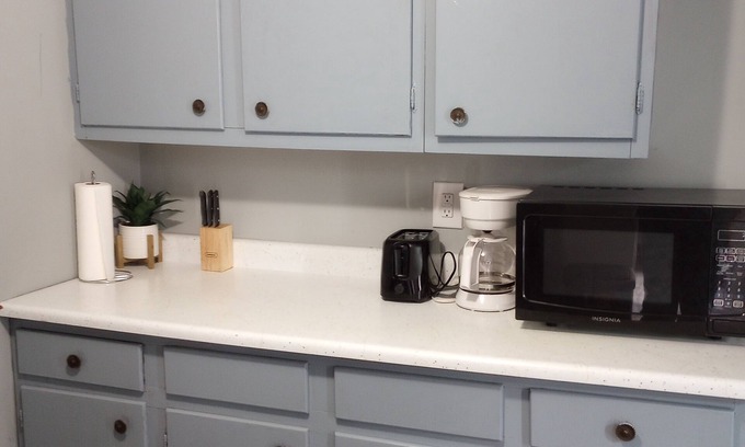 Syracuse Apartment | Quite neighborhood family friendly apartment