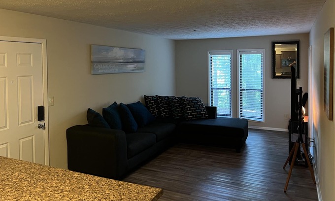 Hoover Apartment | Quite one bedroom, five minutes to entertainment and shopping