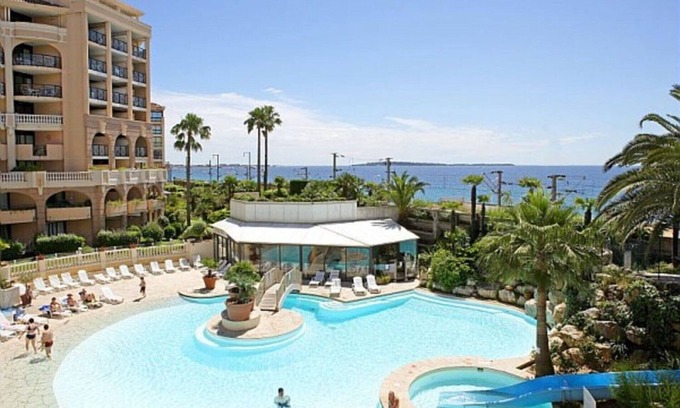 Cannes La Bocca Apartment | Résidence La Palme d'Azur Cannes Verrerie - 1 bedroom apartment for 4/5 people - sea view