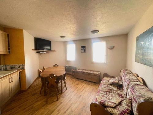 Mont-de-Lans Apartment | Résidence Meije - Spacieux T3 avec coin montagne dans le village 1800, à deux pas des remontées mécaniques MAE-2441