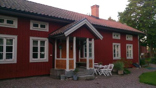 Hedemora Apartment | Röda stugan