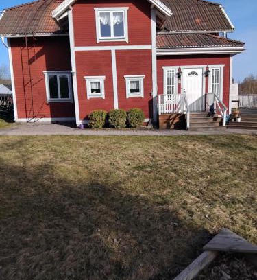 Grycksbo Apartment | Röda villan