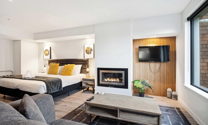 Arthur's Point Apartment | Rēhia at La residence du Parc