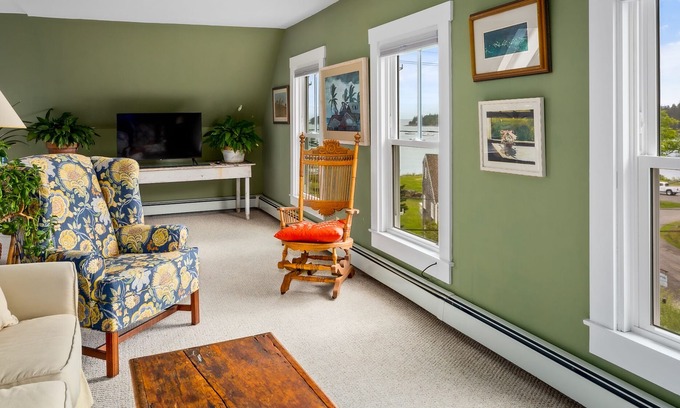 Tenants Harbor Apartment | R&R in MAINE Harbor Lookout on Tenants Harbor OPEN All Year