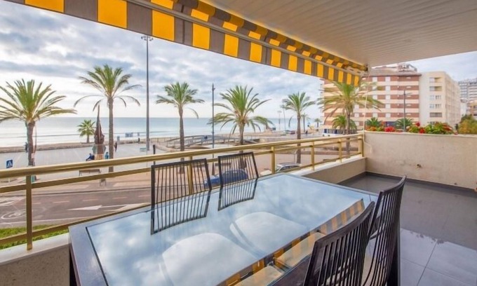 Calafell Apartment | R114 Apartament Beachfront Ca la Laura