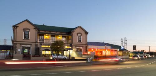 Christchurch Hotel | Racecourse Hotel and Motor Lodge