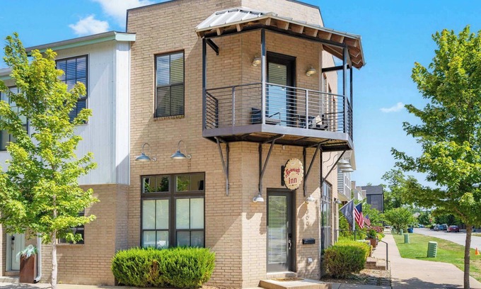 Downtown Condo | Rackensack Inn Summar