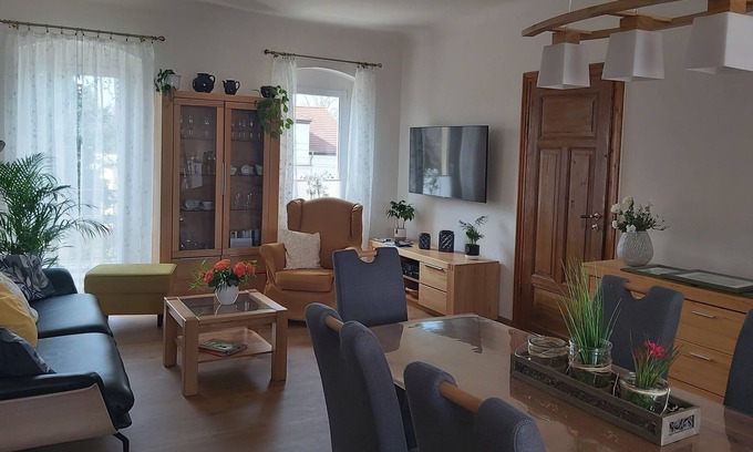 Radebeul Apartment | Radebeul-Villa Tini - 4-room apartment "Water Tower"