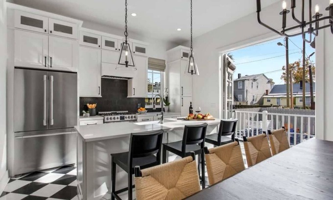 Savannah Victorian District House | Radiant Historic Retreat | Hot Tub