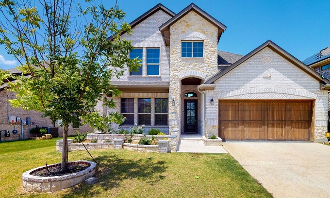 Weston House | Radiant Rendevous | Bright & inviting house & studio in Frisco