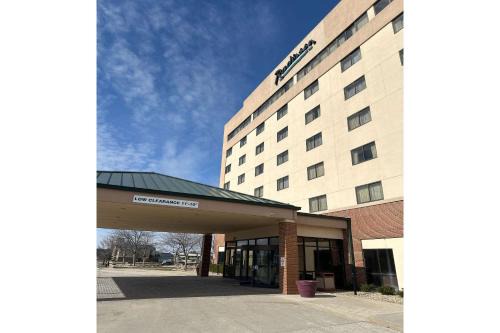 Cedar Rapids Hotel | Radisson Hotel Cedar Rapids