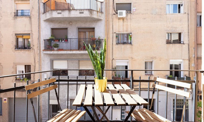 Collblanc y La Torrassa Apartment | Rafael Apartment by Olala Homes