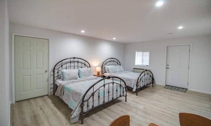 Grafton Apartment | Rafton Inn Vacation Cottage 19