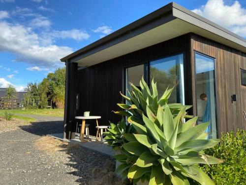 Raglan Villa | Raglan Studio at The Coastal Retreat