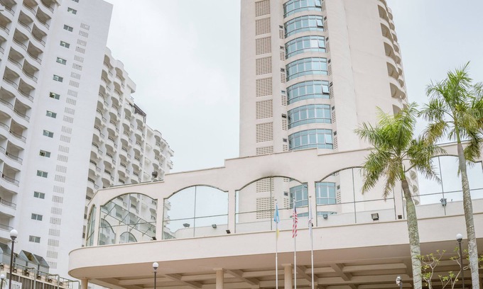 Tanjung Bungah Apartment | Rainbow Paradise Beach Resort by LWE