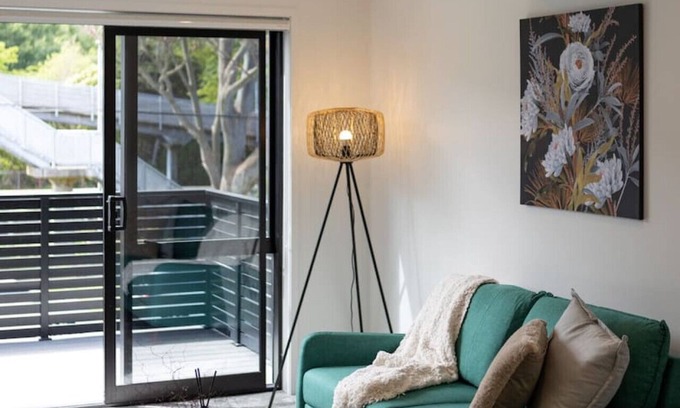 Lower Hutt House | Rainey Lane Delight: 2BR Escape