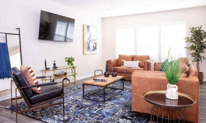 Fuquay-Varina House | Raleigh Retreat in Peaceful Area