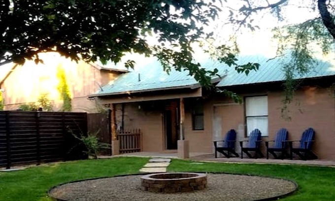 Cottonwood House | Ranch Guest House just minutes from Sedona and Jerome