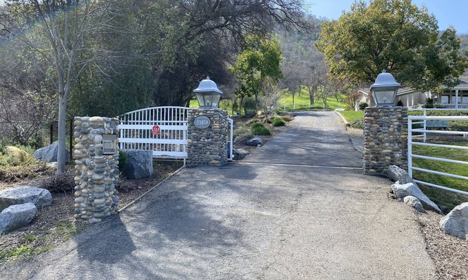 Springville House | Ranch Home with Horse Facilities