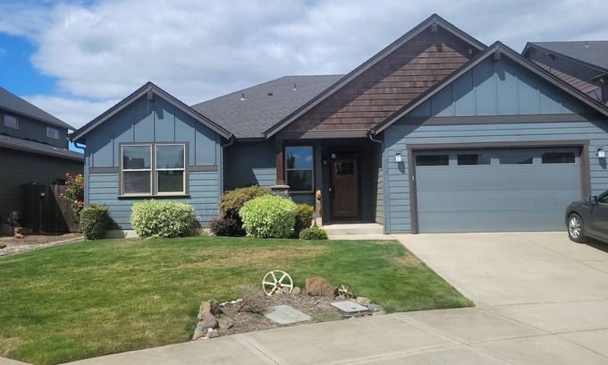 Ridgefield House | Ranch house in a clean quiet neighborhood near Ilani Casino and Wildlife Refuge