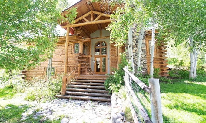 Hailey House | Ranch living- Log cabin fully gated property with gorgeous views and ambiance!