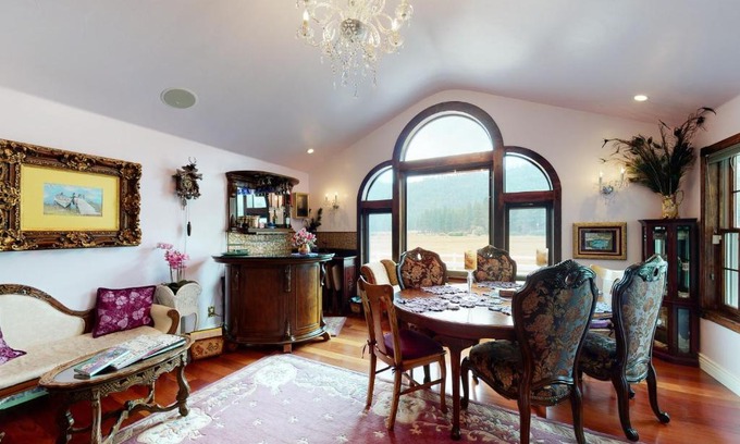 Sattley House | Ranchita Avalon