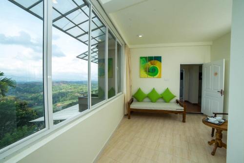 Tennekumbura Villa | Range Kandy