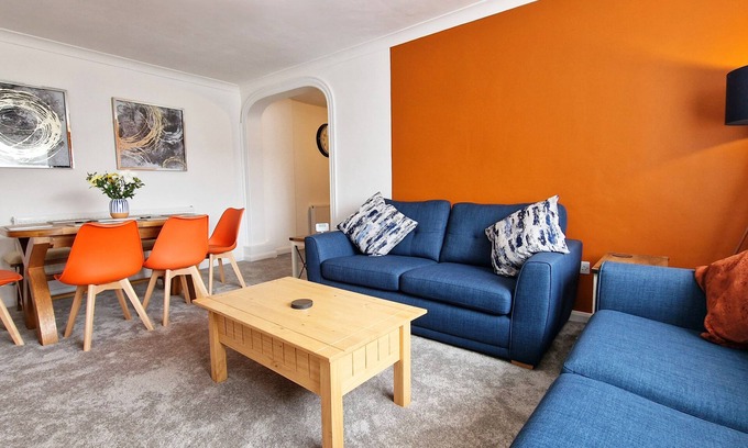 Bridlington Old Town Cottage | Ransdale Cottage - a cottage that sleeps 6 guests in 3 bedrooms