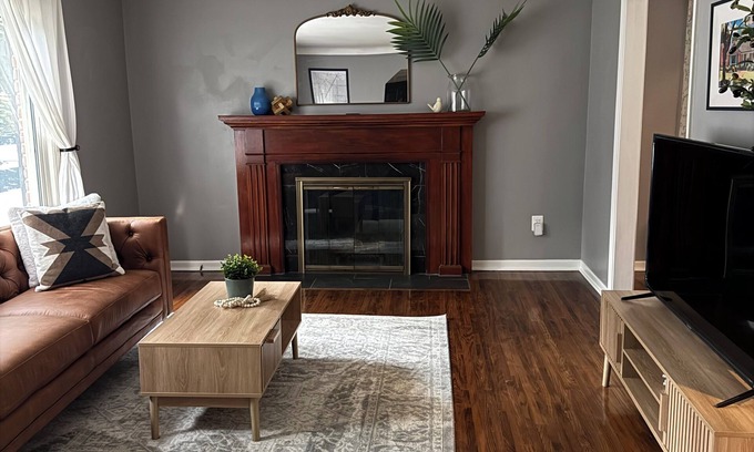 Huntington Woods House | Rare Huntington Woods Modern & Elevated 3 BR Home
