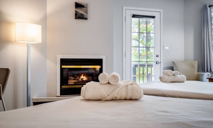 Dwight Cabin | Rare Muskoka Chalet Suite - A2