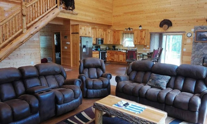 Longville House | 🌲 Rare Woodland Retreat