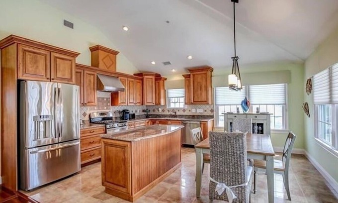 Ship Bottom Condo | RATED AS LBI's BEST RENTAL - NEW