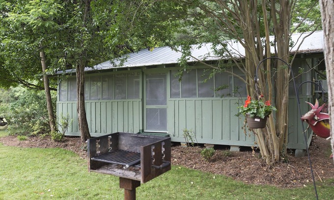 Lake Lure Cabin | Raven's Roost Cabin has two bedrooms and sleeps four.