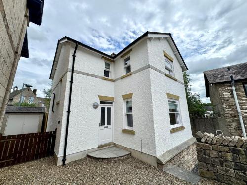 Kendal House | Rawes Cottage Kendal