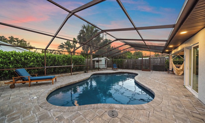 Sarasota House | Raya House | Private Heated Pool + Outdoor Shower